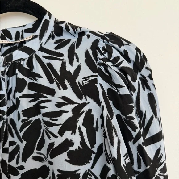 Veronica Beard Abstract Black and Blue Blouse - Picture 5 of 6